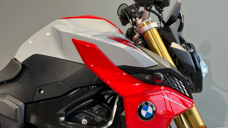 BMW F900 R A2